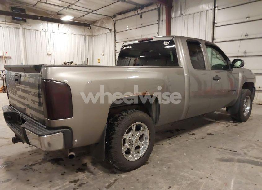 Photo 4 of 2007 Chevrolet Silverado 1500 LT1 (VIN 2GCEK190171692471)