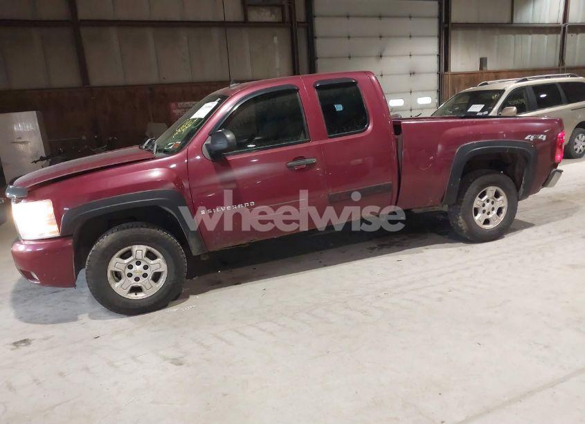 Photo 2 of 2007 Chevrolet Silverado 1500 LT1 (VIN 2GCEK190271589799)