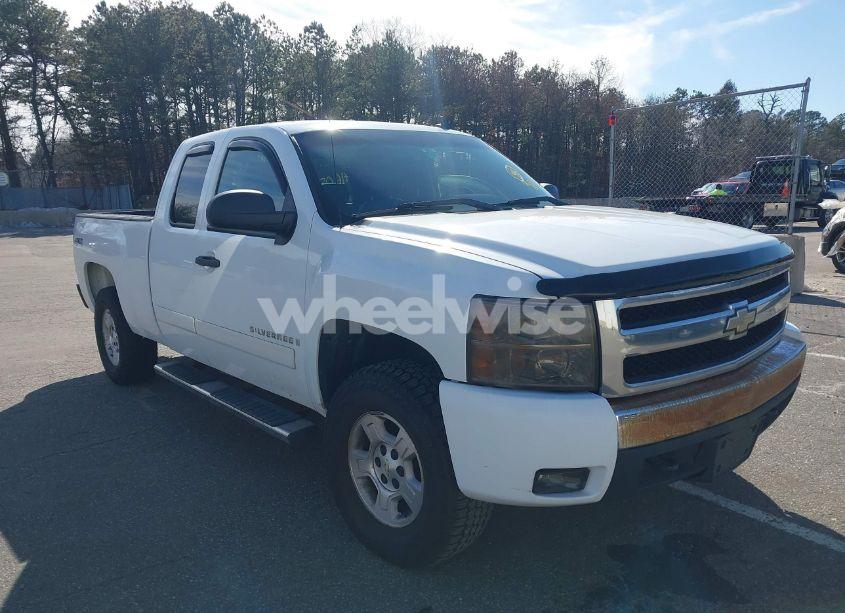 2008 Chevrolet Silverado 1500 LT1 (VIN 2GCEK190X81153932) main photo