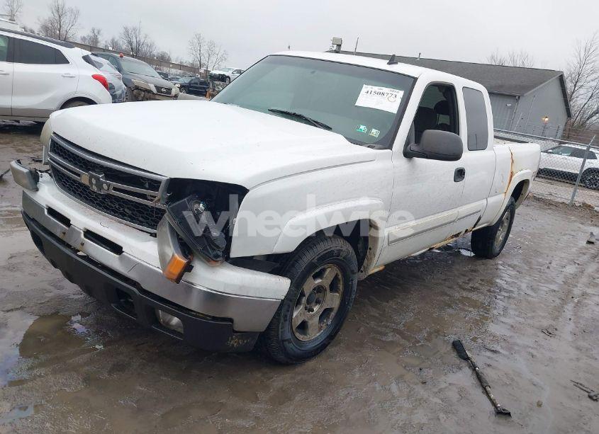 Photo 2 of 2006 Chevrolet Silverado 1500 LT2 (VIN 2GCEK19B161147287)