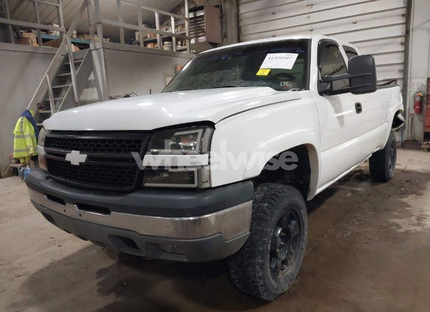 Photo 2 of 2006 Chevrolet Silverado 1500 LT1 (VIN 2GCEK19B361105221)