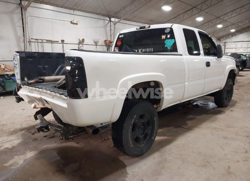 Photo 4 of 2006 Chevrolet Silverado 1500 LT1 (VIN 2GCEK19B361105221)