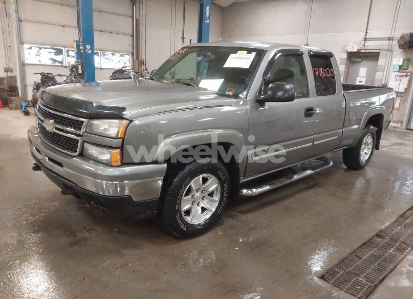 Photo 2 of 2006 Chevrolet Silverado 1500 LT1 (VIN 2GCEK19B361280150)