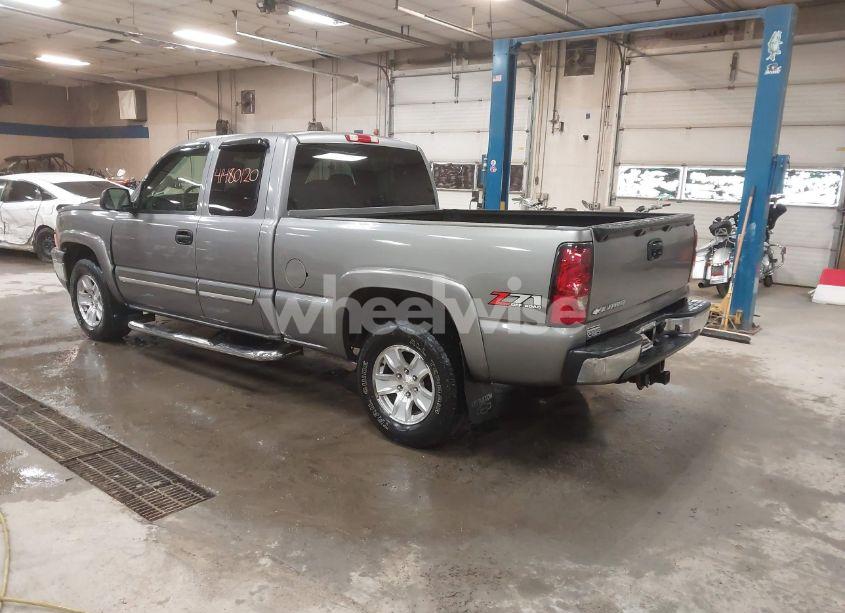 Photo 3 of 2006 Chevrolet Silverado 1500 LT1 (VIN 2GCEK19B361280150)