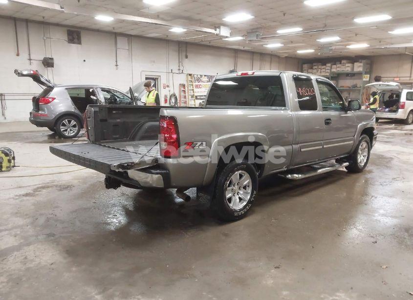 Photo 4 of 2006 Chevrolet Silverado 1500 LT1 (VIN 2GCEK19B361280150)