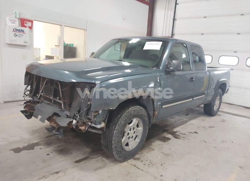 Photo 2 of 2006 Chevrolet Silverado 1500 LT1 (VIN 2GCEK19B461293733)