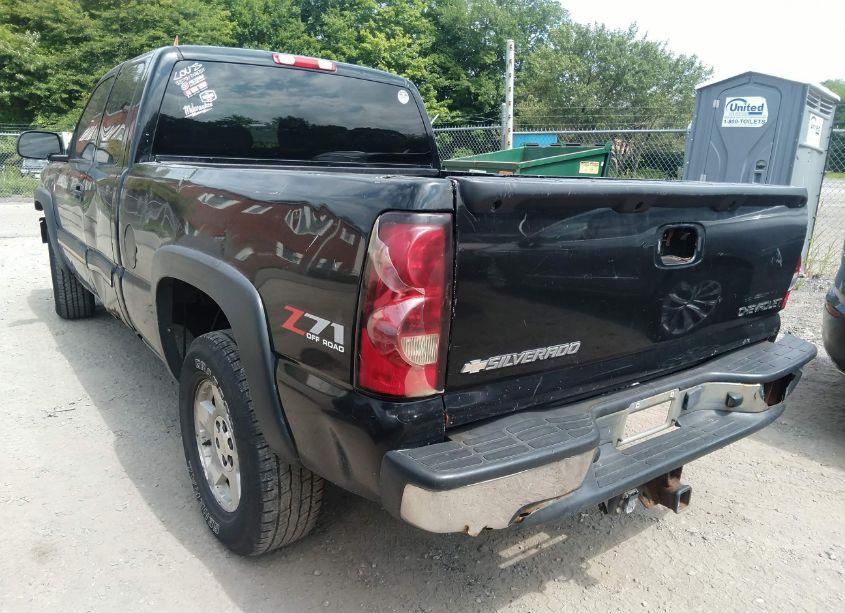 Photo 3 of 2005 Chevrolet Silverado 1500 Z71 (VIN 2GCEK19B651356135)