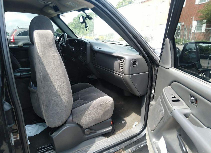 Photo 5 of 2005 Chevrolet Silverado 1500 Z71 (VIN 2GCEK19B651356135)