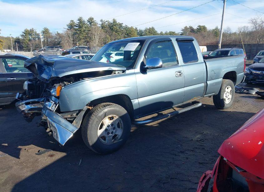 Photo 2 of 2006 Chevrolet Silverado 1500 LT1 (VIN 2GCEK19B661240452)