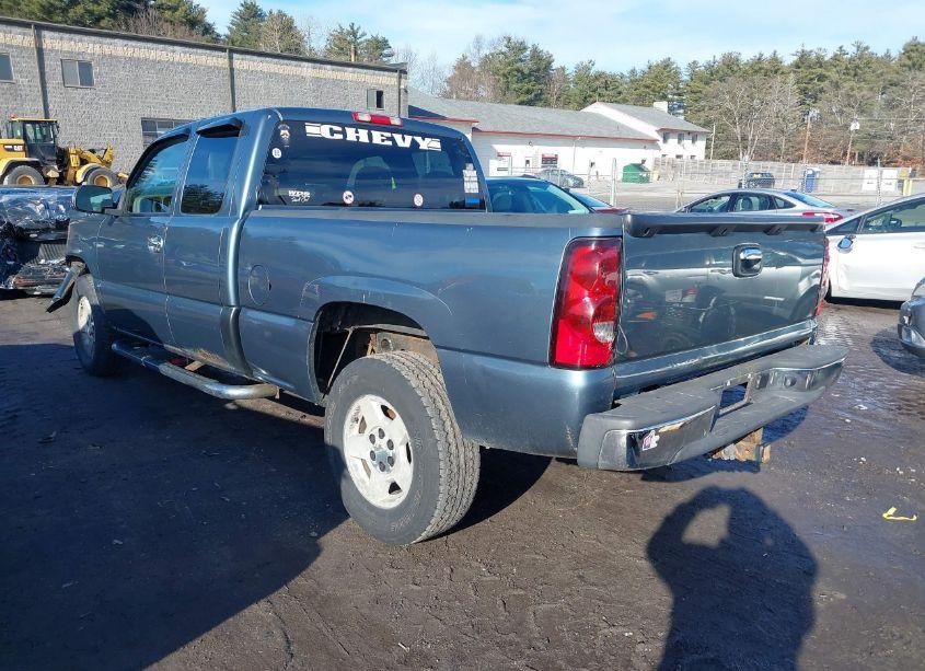 Photo 3 of 2006 Chevrolet Silverado 1500 LT1 (VIN 2GCEK19B661240452)