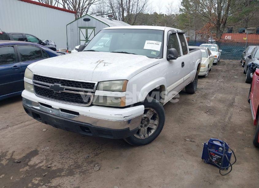 Photo 2 of 2006 Chevrolet Silverado 1500 LT1 (VIN 2GCEK19B761109126)