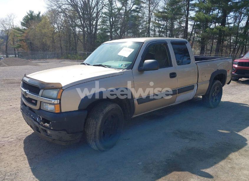 Photo 2 of 2005 Chevrolet Silverado 1500 Z71 (VIN 2GCEK19B951171707)