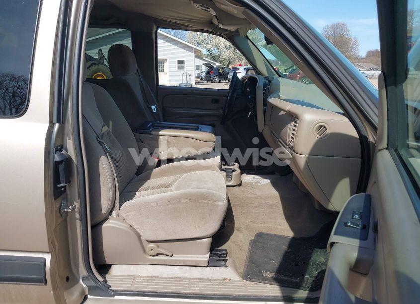 Photo 5 of 2005 Chevrolet Silverado 1500 Z71 (VIN 2GCEK19B951171707)