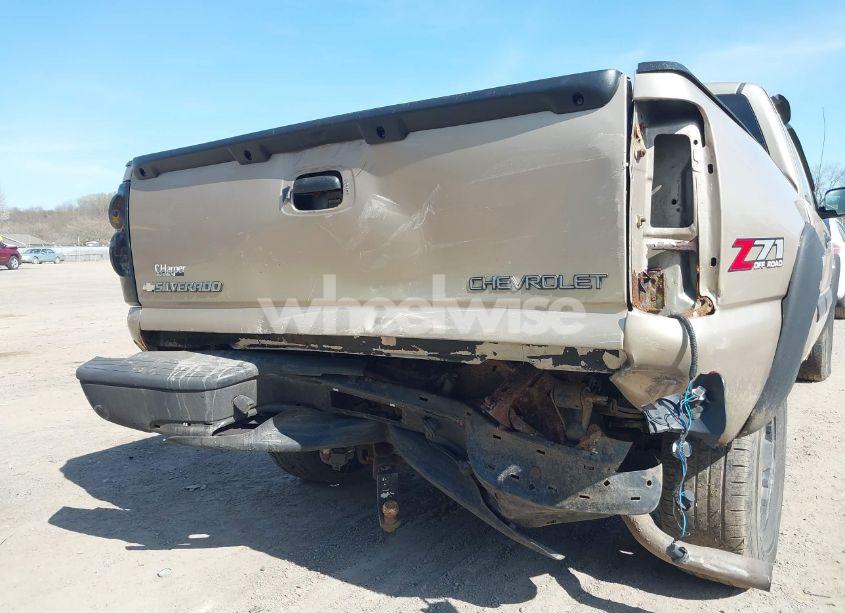 Photo 6 of 2005 Chevrolet Silverado 1500 Z71 (VIN 2GCEK19B951171707)