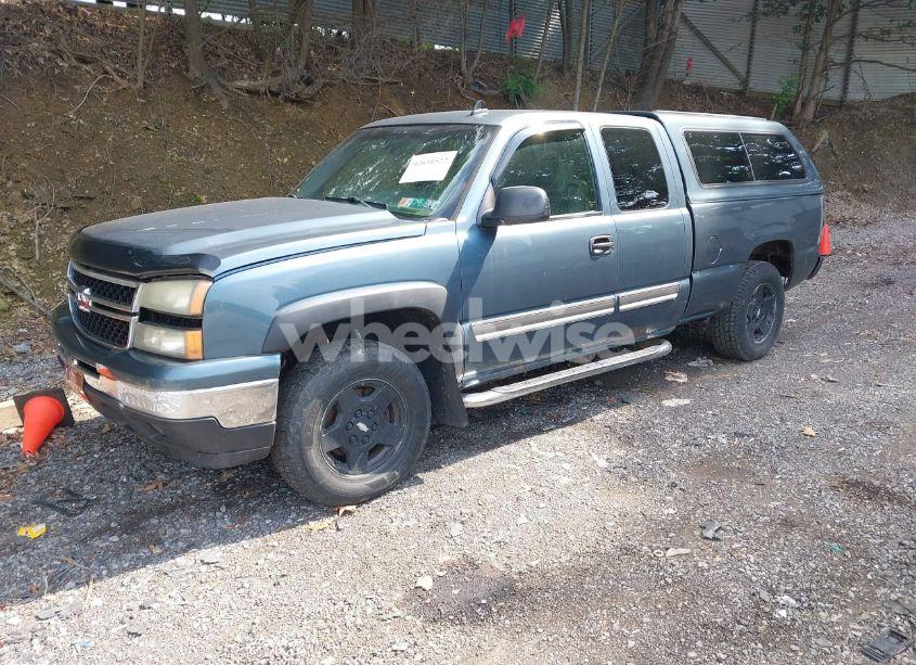 Photo 2 of 2007 Chevrolet Silverado 1500 CLASSIC LT1 (VIN 2GCEK19BX71116489)