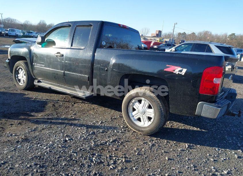 Photo 3 of 2007 Chevrolet Silverado 1500 LT1 (VIN 2GCEK19C371603719)