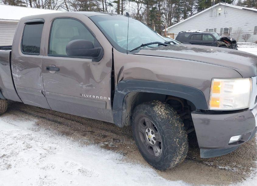 Photo 6 of 2007 Chevrolet Silverado 1500 LT1 (VIN 2GCEK19C371630208)