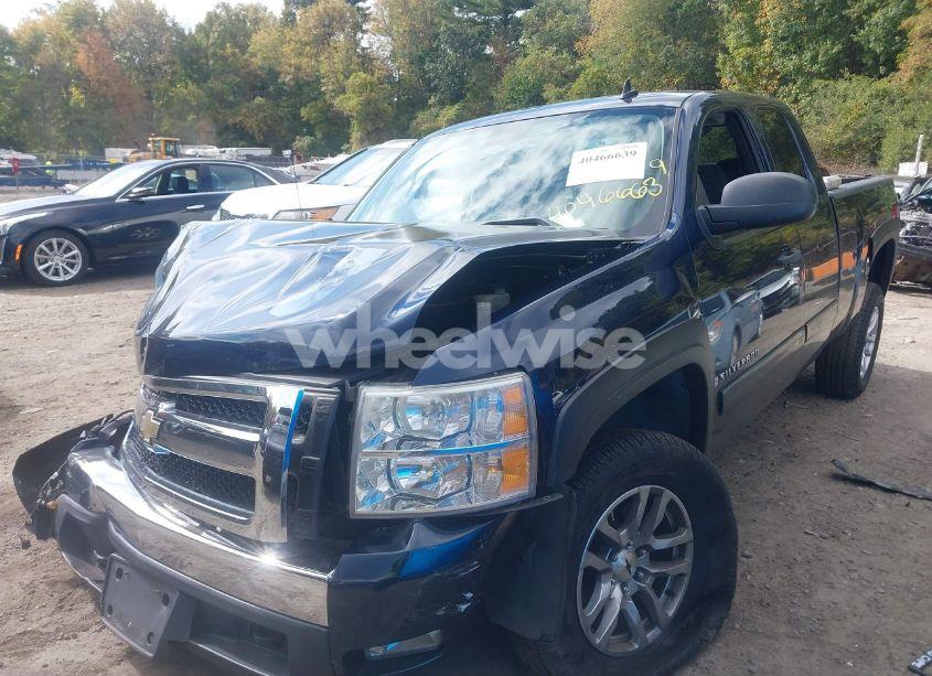 Photo 2 of 2007 Chevrolet Silverado 1500 LT1 (VIN 2GCEK19C771711809)