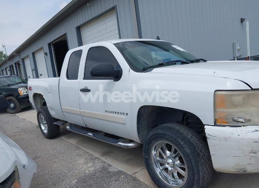 Photo 13 of 2007 Chevrolet Silverado 1500 LT1 (VIN 2GCEK19C971684239)