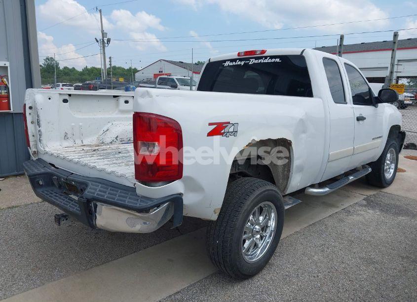 Photo 4 of 2007 Chevrolet Silverado 1500 LT1 (VIN 2GCEK19C971684239)