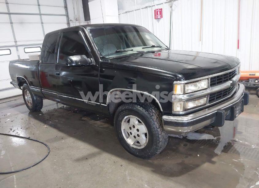 1995 Chevrolet Gmt-400 K1500 (VIN 2GCEK19H3S1122793) main photo