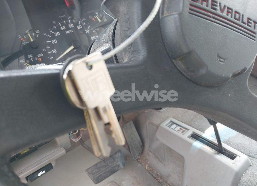 Photo 11 of 1994 Chevrolet Gmt-400 K1500 (VIN 2GCEK19H7R1104291)