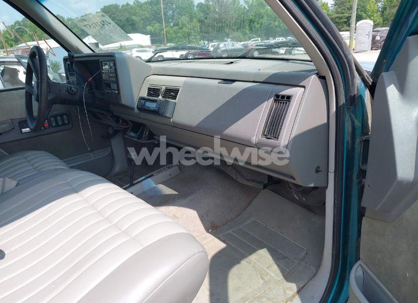 Photo 5 of 1994 Chevrolet Gmt-400 K1500 (VIN 2GCEK19H7R1104291)