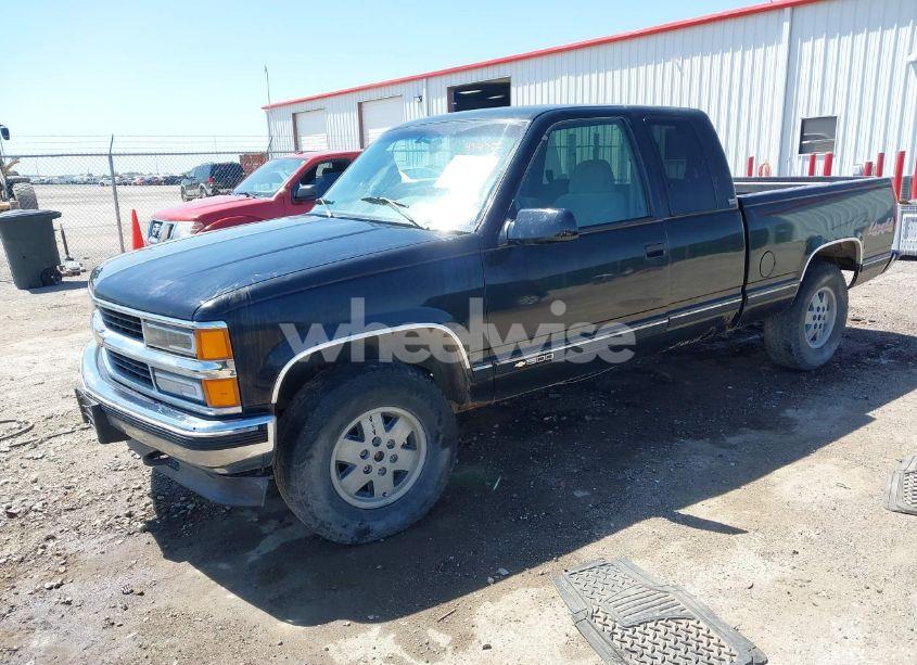 Photo 2 of 1995 Chevrolet Gmt-400 K1500 (VIN 2GCEK19H8S1194511)