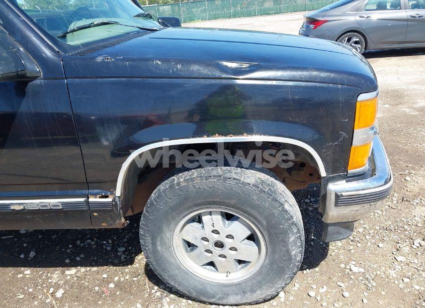 Photo 6 of 1995 Chevrolet Gmt-400 K1500 (VIN 2GCEK19H8S1194511)