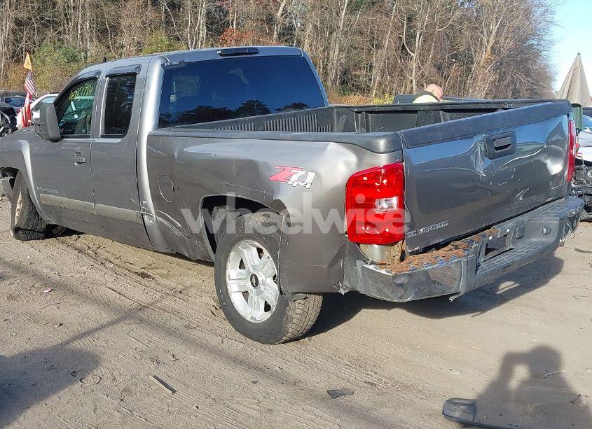 Photo 3 of 2007 Chevrolet Silverado 1500 LT1 (VIN 2GCEK19J071675900)