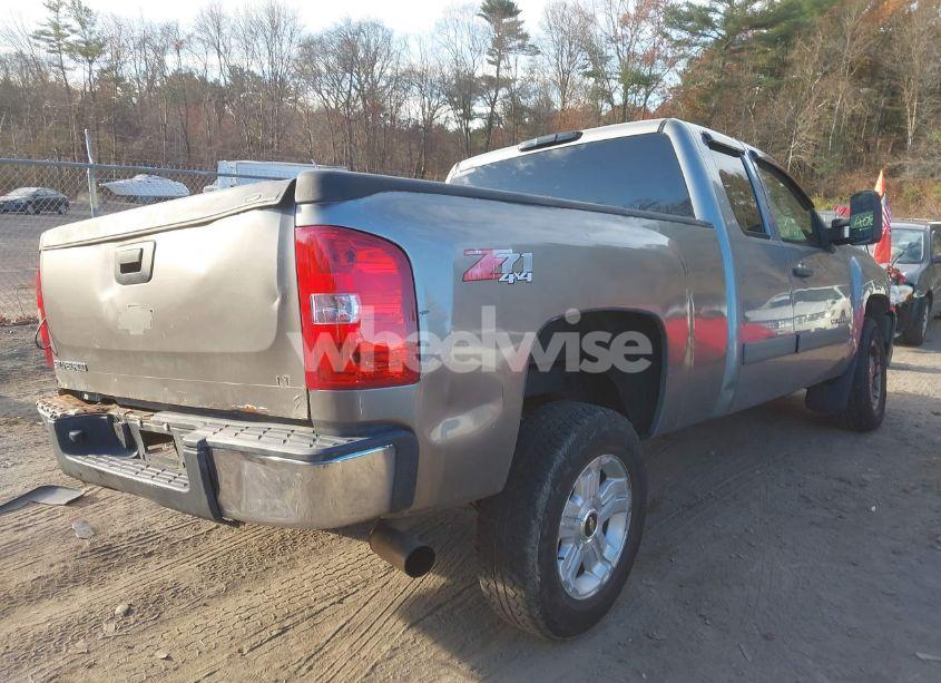 Photo 4 of 2007 Chevrolet Silverado 1500 LT1 (VIN 2GCEK19J071675900)