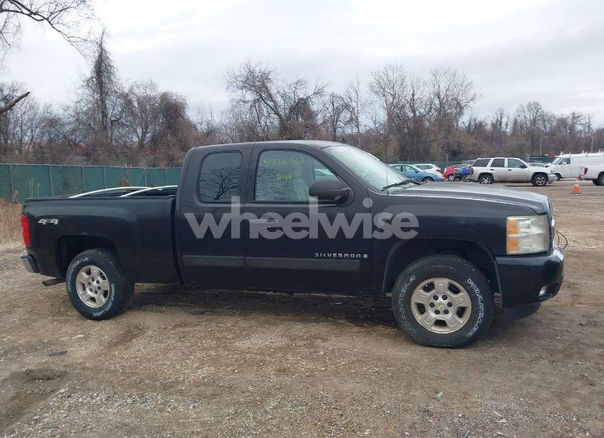Photo 13 of 2007 Chevrolet Silverado 1500 LT2 (VIN 2GCEK19J271577984)