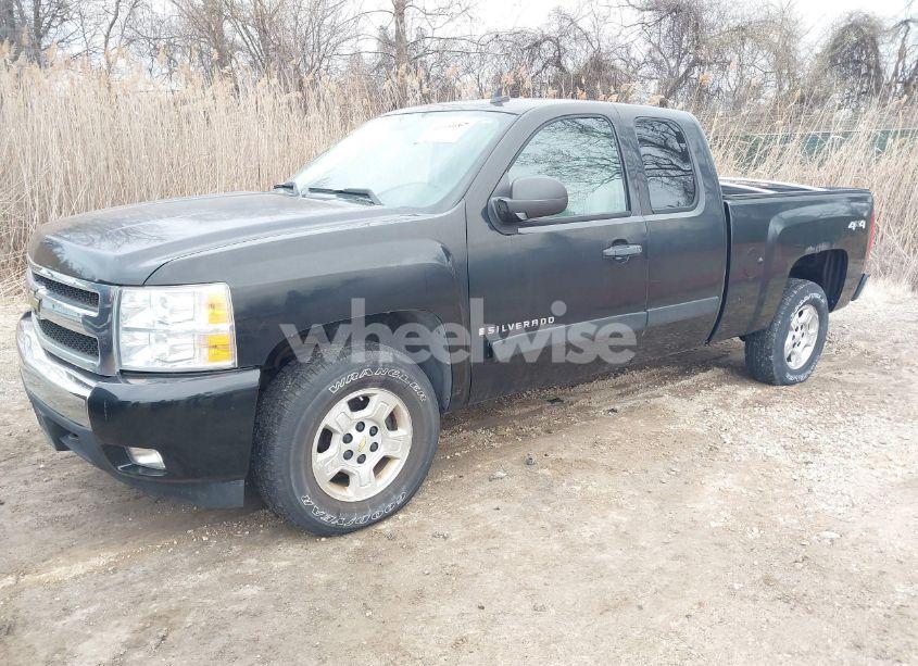 Photo 2 of 2007 Chevrolet Silverado 1500 LT2 (VIN 2GCEK19J271577984)