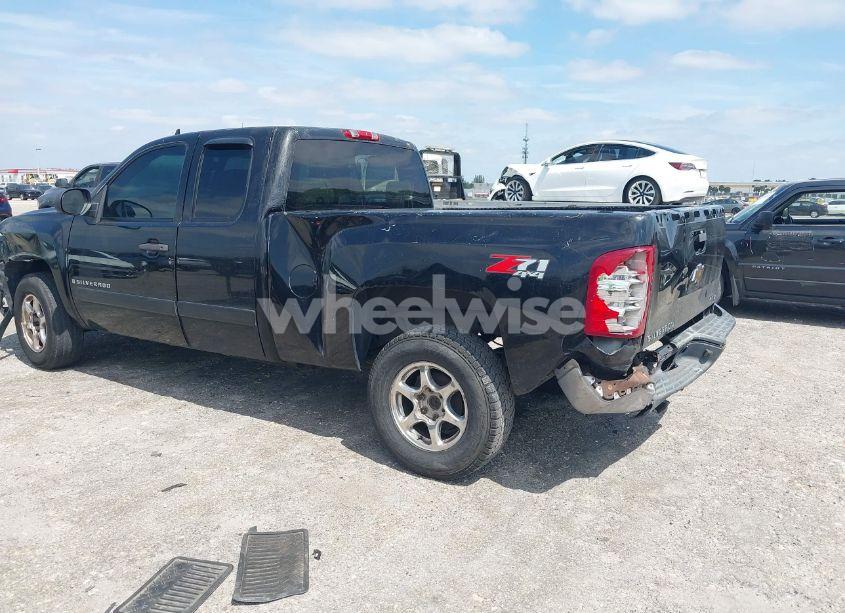 Photo 3 of 2007 Chevrolet Silverado 1500 LT2 (VIN 2GCEK19J271659603)