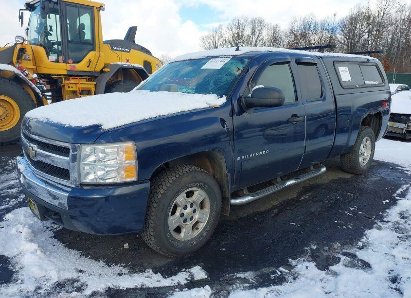 Photo 2 of 2007 Chevrolet Silverado 1500 LT1 (VIN 2GCEK19J271683464)