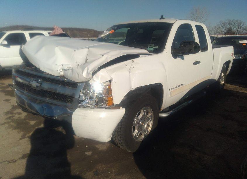 Photo 2 of 2008 Chevrolet Silverado 1500 LT1 (VIN 2GCEK19J281248316)