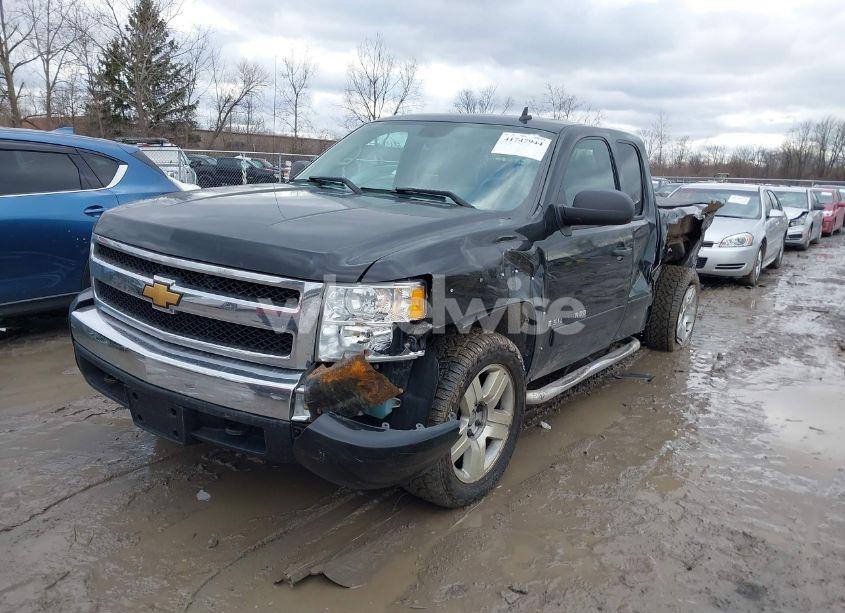 Photo 2 of 2008 Chevrolet Silverado 1500 LT1 (VIN 2GCEK19J281268775)