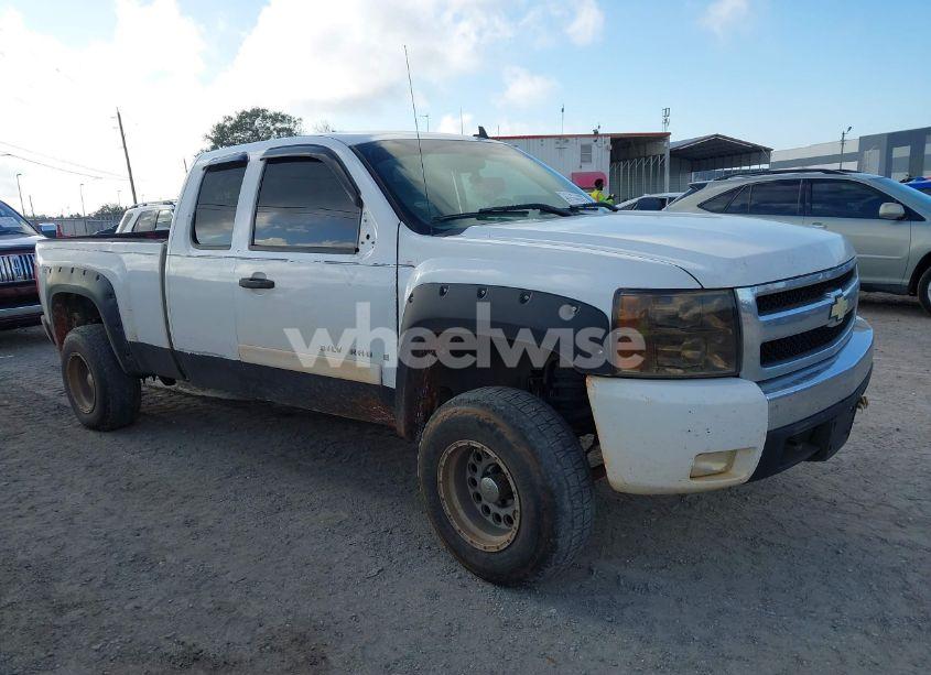 2007 Chevrolet Silverado 1500 LT1 (VIN 2GCEK19J571635621) main photo