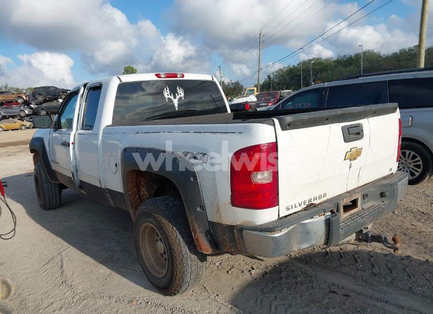 Photo 3 of 2007 Chevrolet Silverado 1500 LT1 (VIN 2GCEK19J571635621)