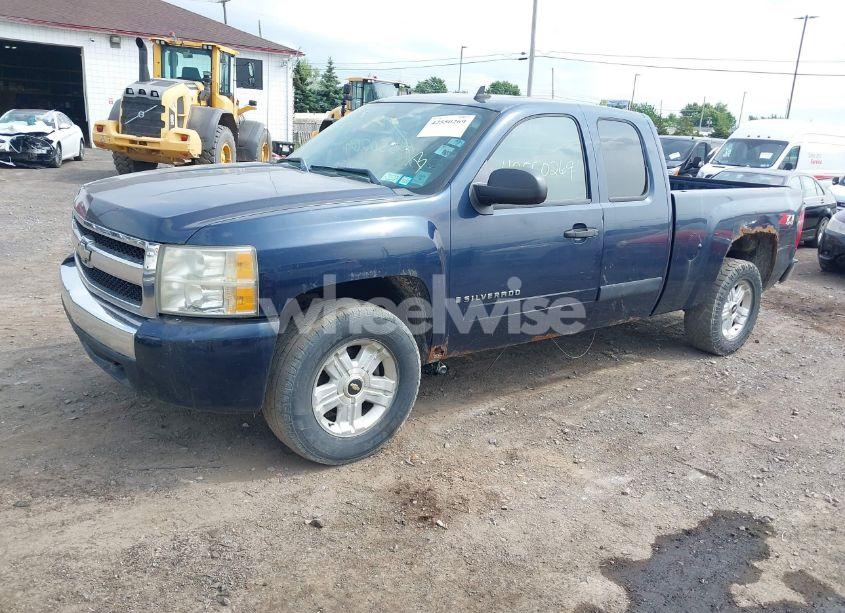 Photo 2 of 2008 Chevrolet Silverado 1500 LT1 (VIN 2GCEK19J681313796)