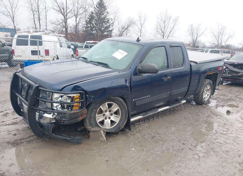 Photo 2 of 2008 Chevrolet Silverado 1500 LT1 (VIN 2GCEK19J881250281)