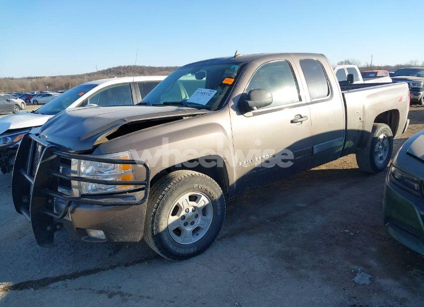 Photo 2 of 2008 Chevrolet Silverado 1500 LT1 (VIN 2GCEK19J881254797)
