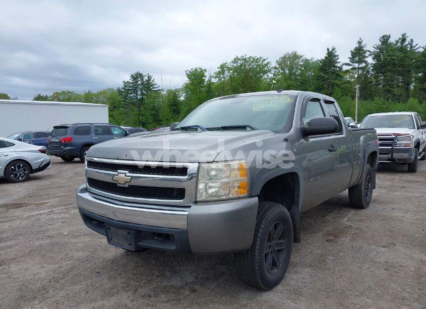 Photo 2 of 2008 Chevrolet Silverado 1500 LT1 (VIN 2GCEK19J981103497)