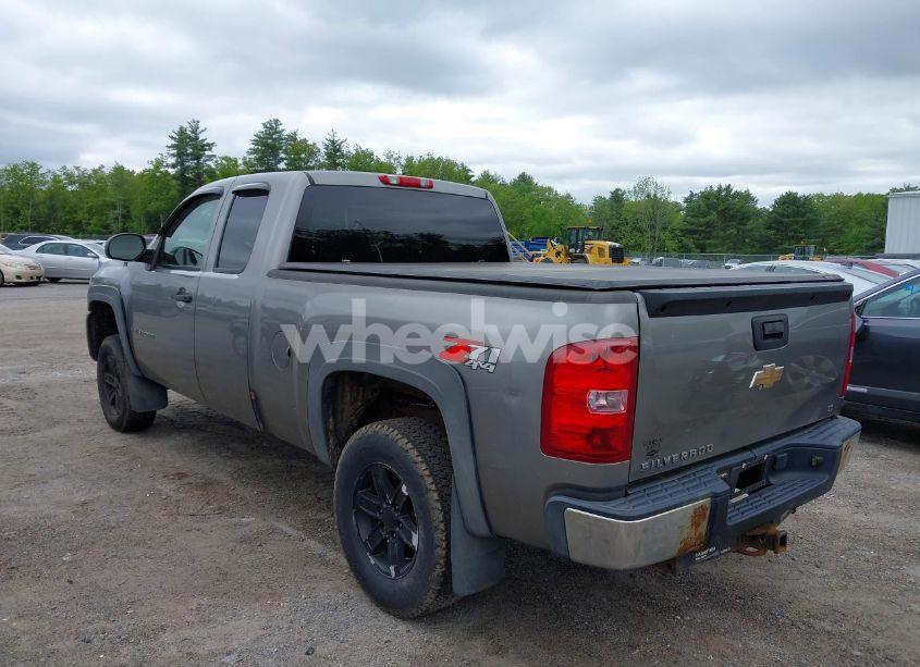 Photo 3 of 2008 Chevrolet Silverado 1500 LT1 (VIN 2GCEK19J981103497)