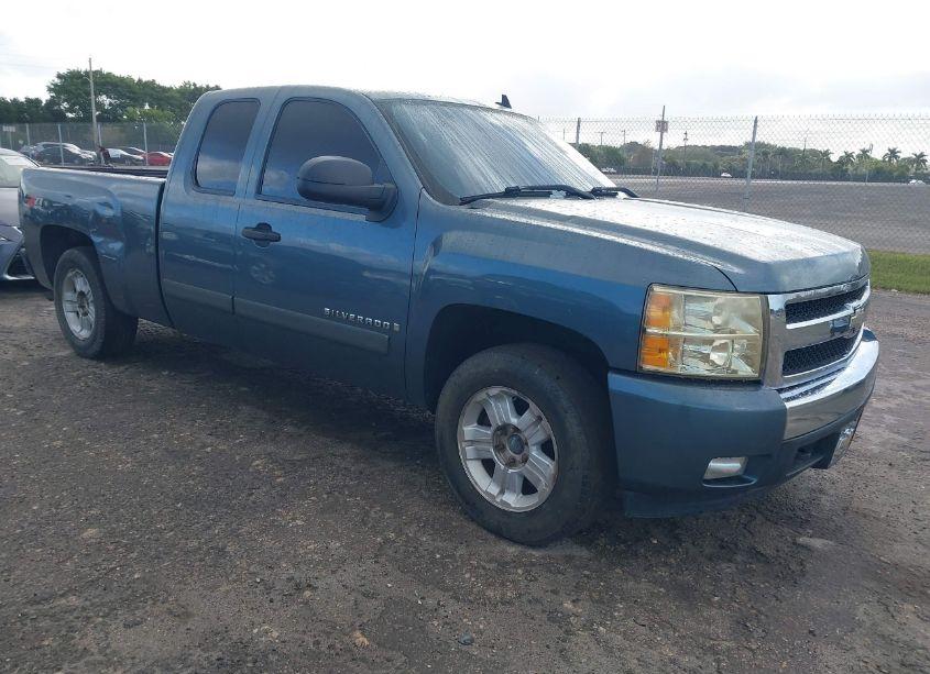 2007 Chevrolet Silverado 1500 LT1 (VIN 2GCEK19JX71717215) main photo