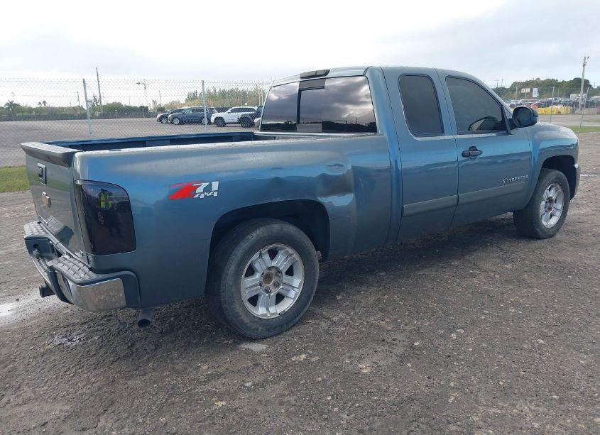 Photo 4 of 2007 Chevrolet Silverado 1500 LT1 (VIN 2GCEK19JX71717215)