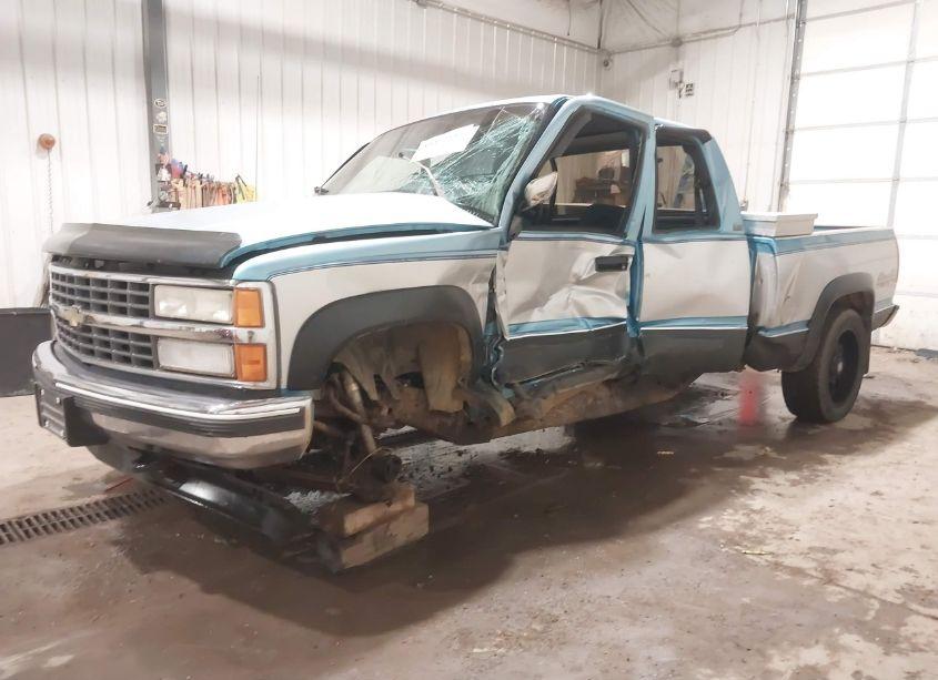 Photo 2 of 1993 Chevrolet Gmt-400 K1500 (VIN 2GCEK19K0P1244661)