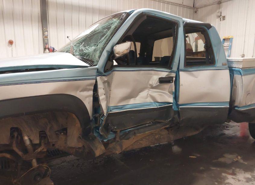 Photo 6 of 1993 Chevrolet Gmt-400 K1500 (VIN 2GCEK19K0P1244661)