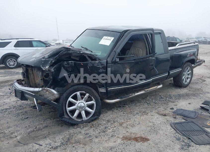 Photo 2 of 1992 Chevrolet Gmt-400 K1500 (VIN 2GCEK19K1N1256153)