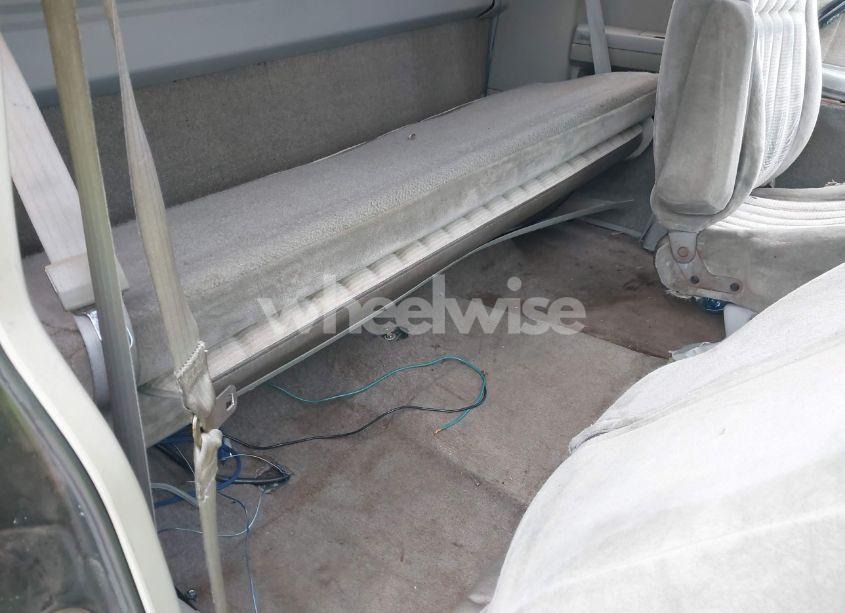 Photo 8 of 1992 Chevrolet Gmt-400 K1500 (VIN 2GCEK19K1N1256153)